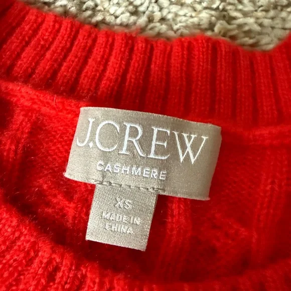 J.Crew 100% Cashmere Red Cable-Knit Crewneck Sweater Cherry Embroidery XS/S - Picture 4 of 9